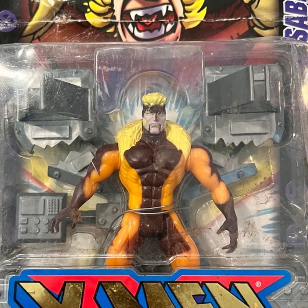 X-Men: Sabretooth Toy Biz 2000 - Heavy Warping! Unopened