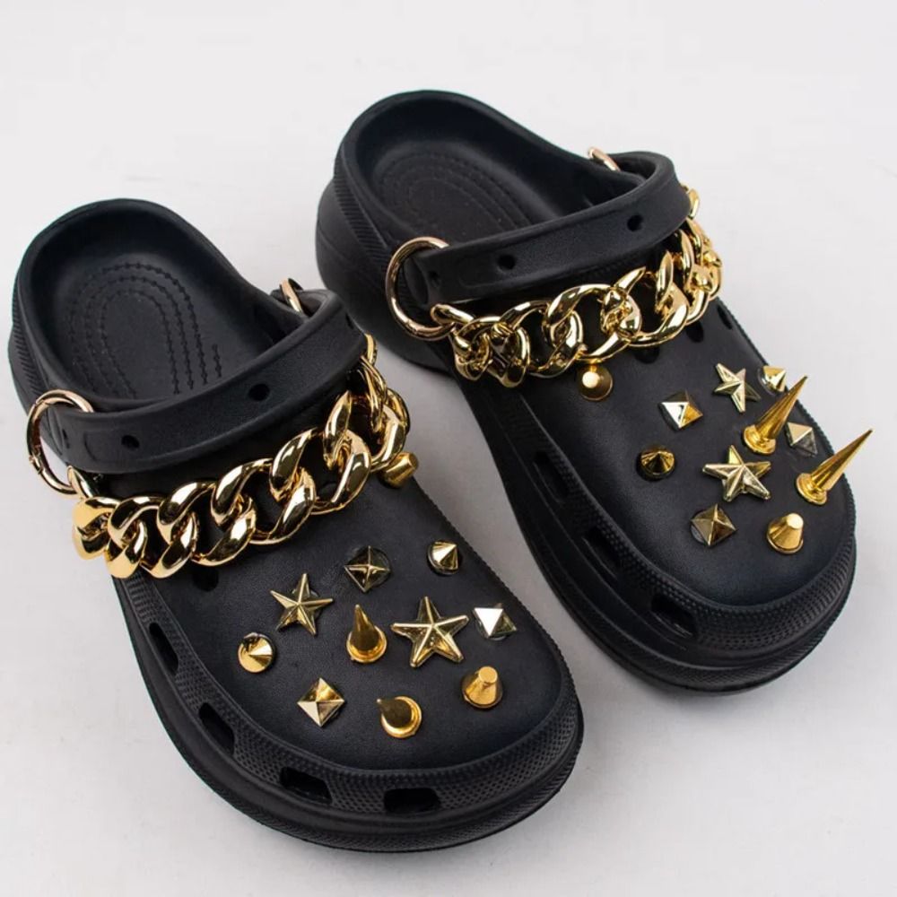 Fashion Metal Rivet Hole Shoe Charms Designer Vintage Clogs Accessories