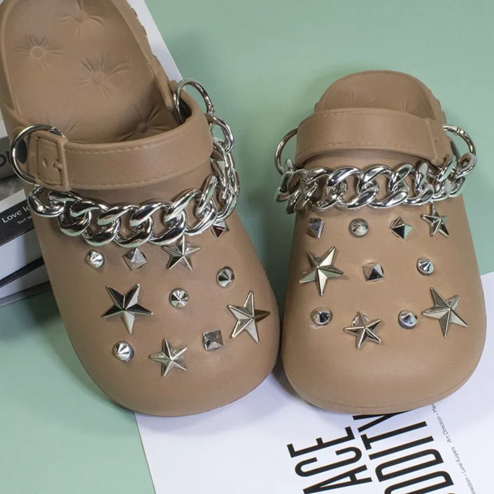 Fashion Metal Rivet Hole Shoe Charms Designer Vintage Clogs Accessories